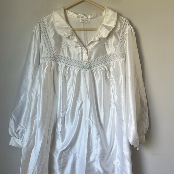 Barbizon VTG Robe Women L/S Embroidered Floral/Eyelet Bodice 1/2 Zip Sz Lg/XL 🟢 - Picture 2 of 8